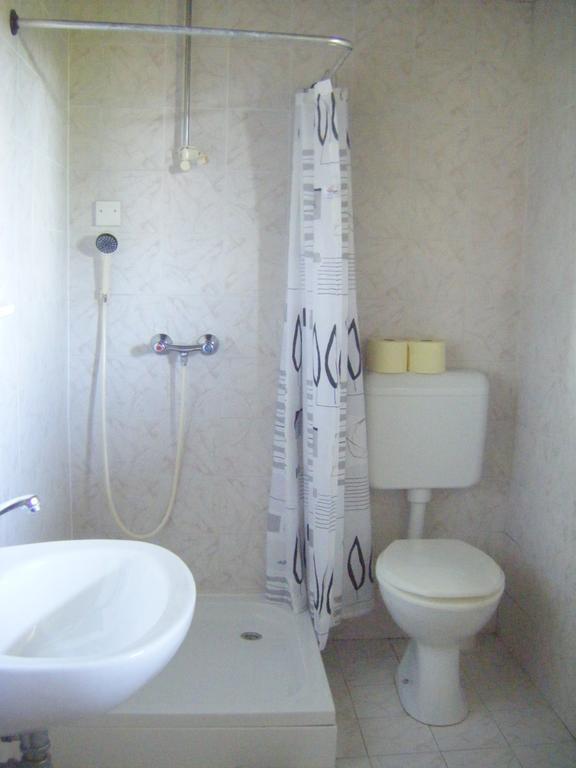 Guest House Kmetija Dane Buitenkant foto